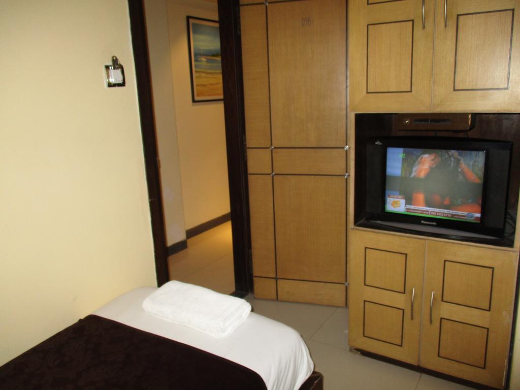 Hotel Sapna Marine Мумбай Екстериор снимка