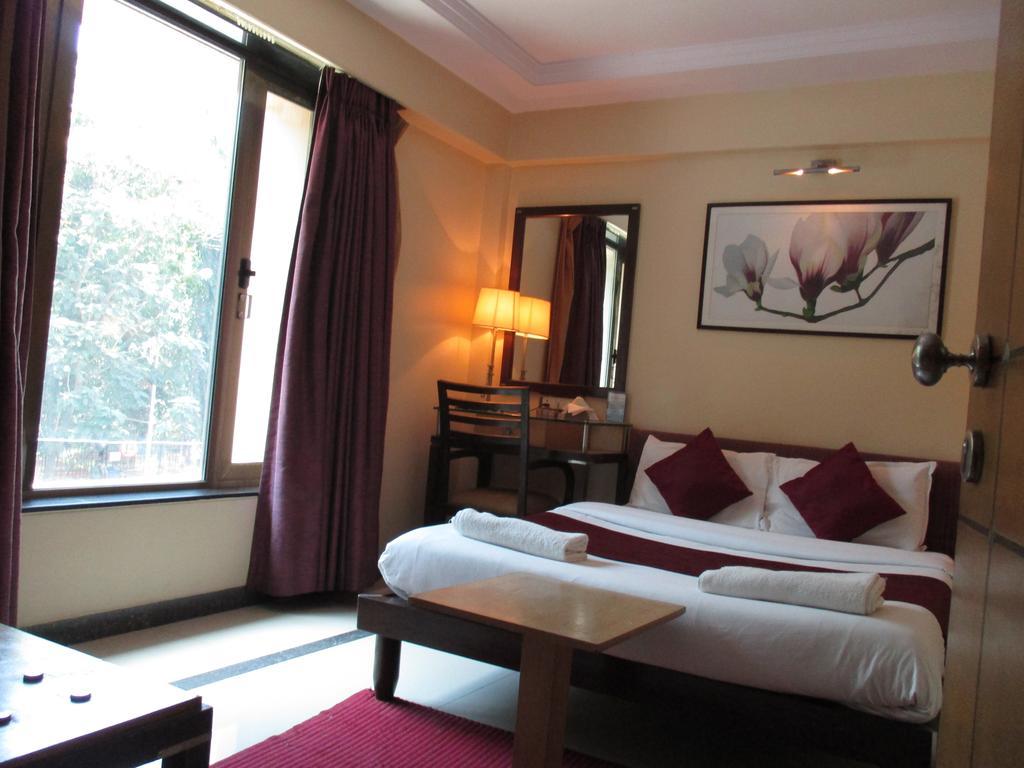 Hotel Sapna Marine Мумбай Екстериор снимка